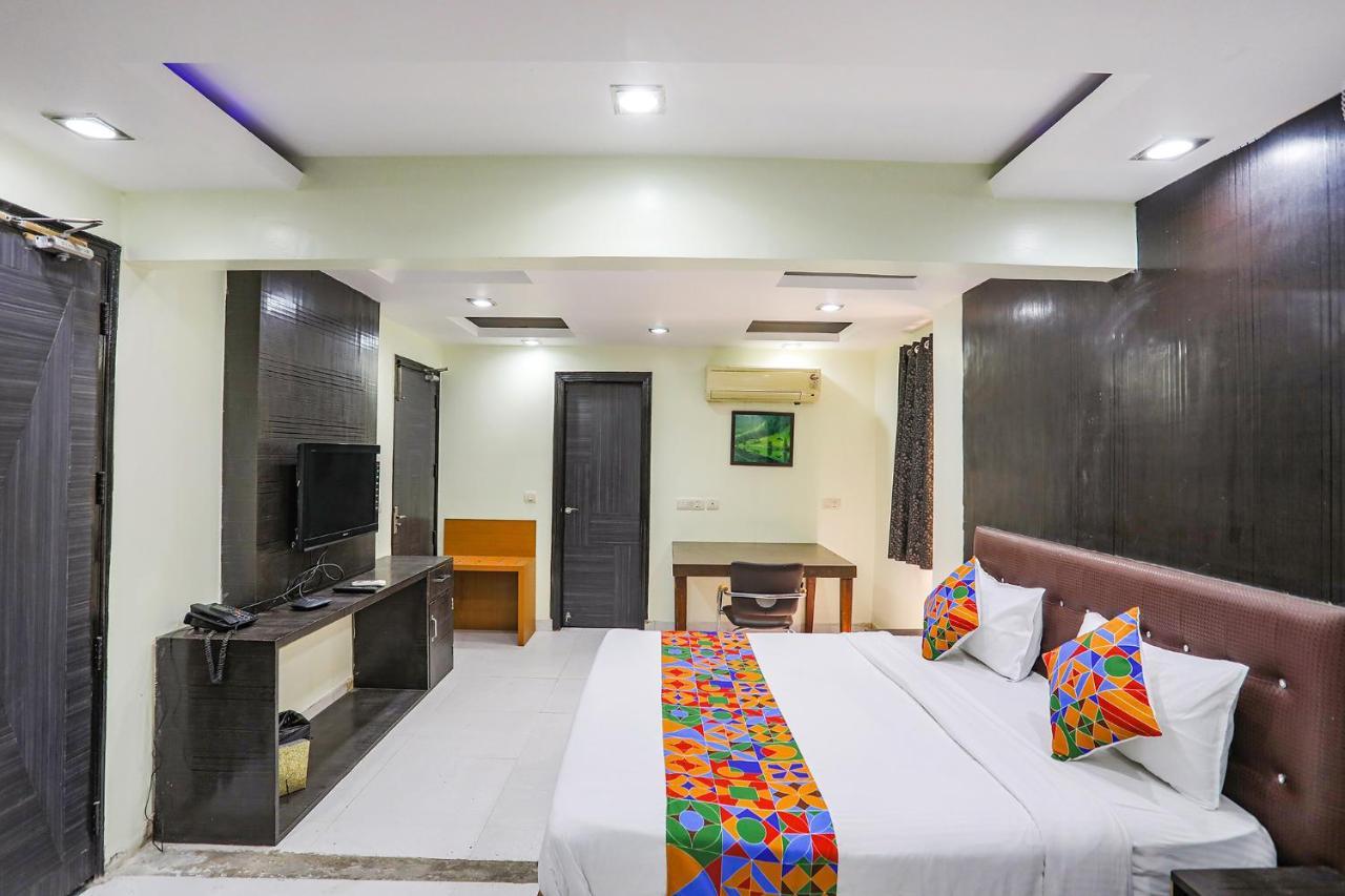 Fabhotel Trio Continental Patel Nagar 新德里 外观 照片